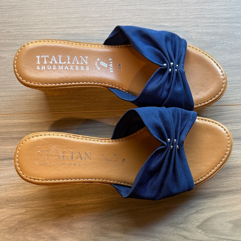 Italian Shoemakers Women's Navy Sandals Size 7 Wide
